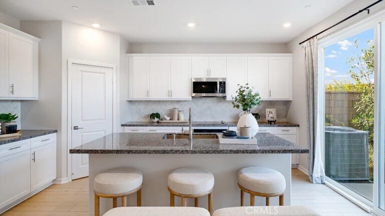 3256 Floral Paseo, Ontario