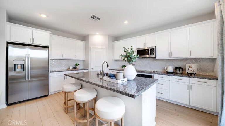 3256 Floral Paseo, Ontario