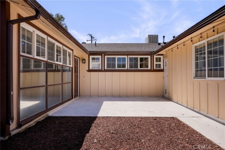 326 Foxbury Avenue, Pomona