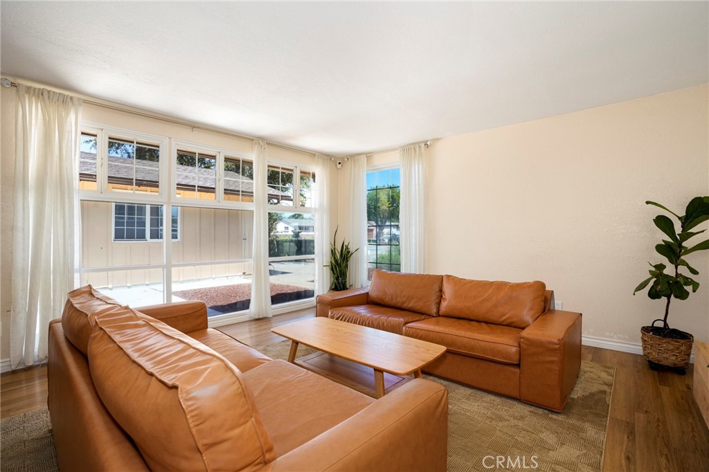 326 Foxbury Avenue, Pomona