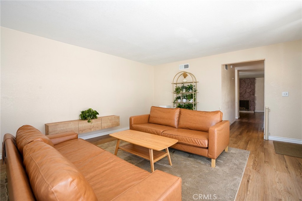 326 Foxbury Avenue, Pomona