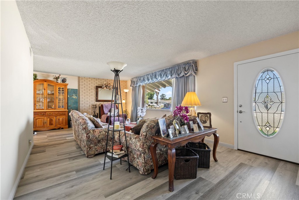330 Golden Carriage, Pomona