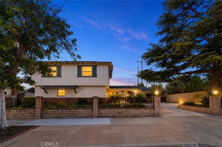333 W Newburgh Street, Glendora