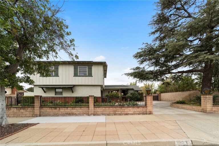 333 W Newburgh Street, Glendora