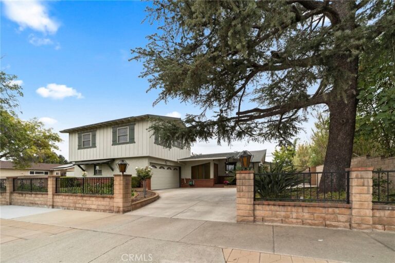 333 W Newburgh Street, Glendora