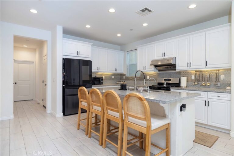 3422 E Quintessa Privado, Ontario