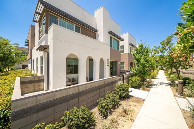 3590 E Peckham Paseo #6, Ontario