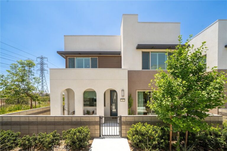 3590 E Peckham Paseo #6, Ontario