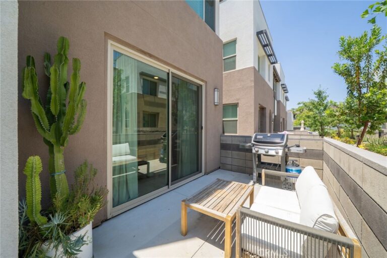 3590 E Peckham Paseo #6, Ontario