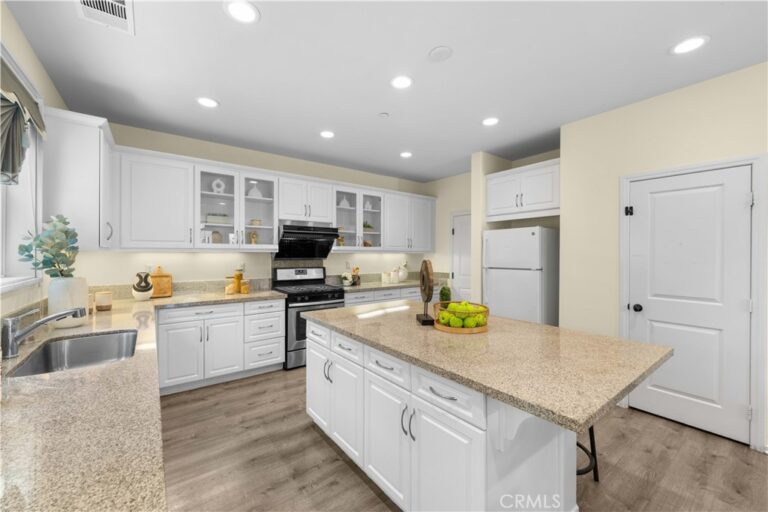 3830 S Silver Oak, Ontario