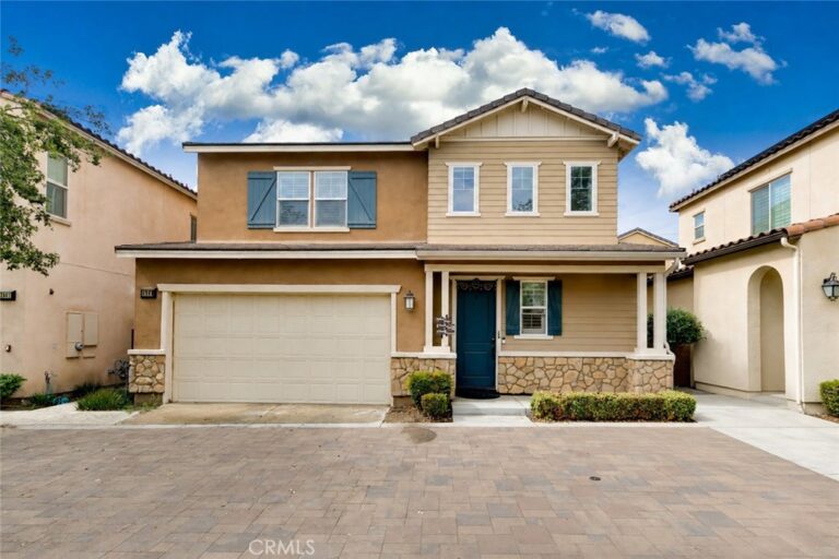 3843 S Oakville, Ontario