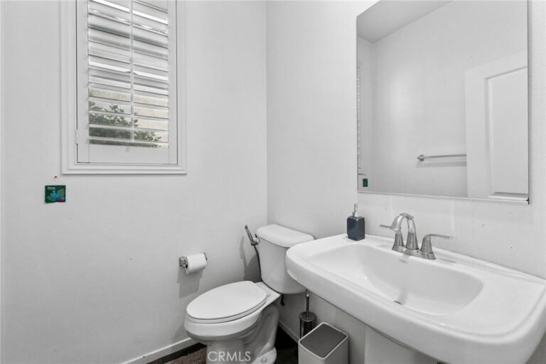 3843 S Oakville, Ontario