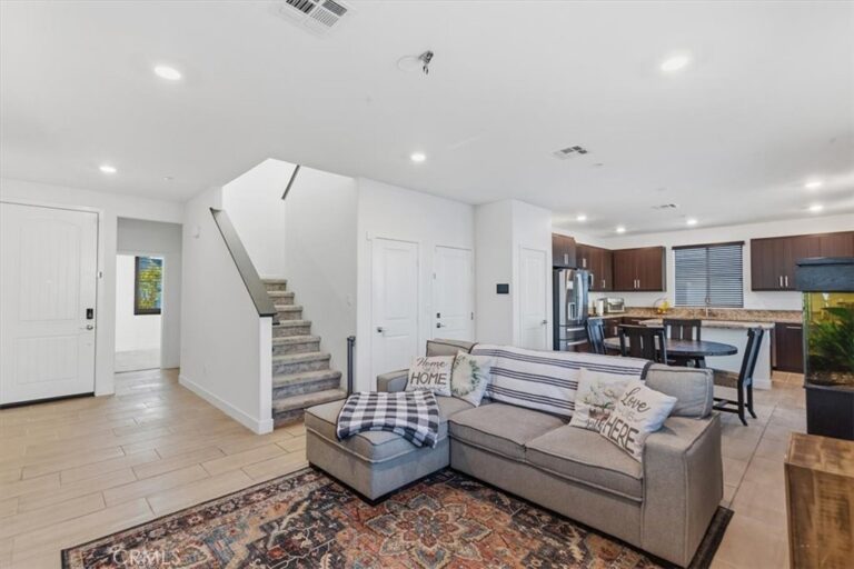 385 Cachuma Court, Rialto