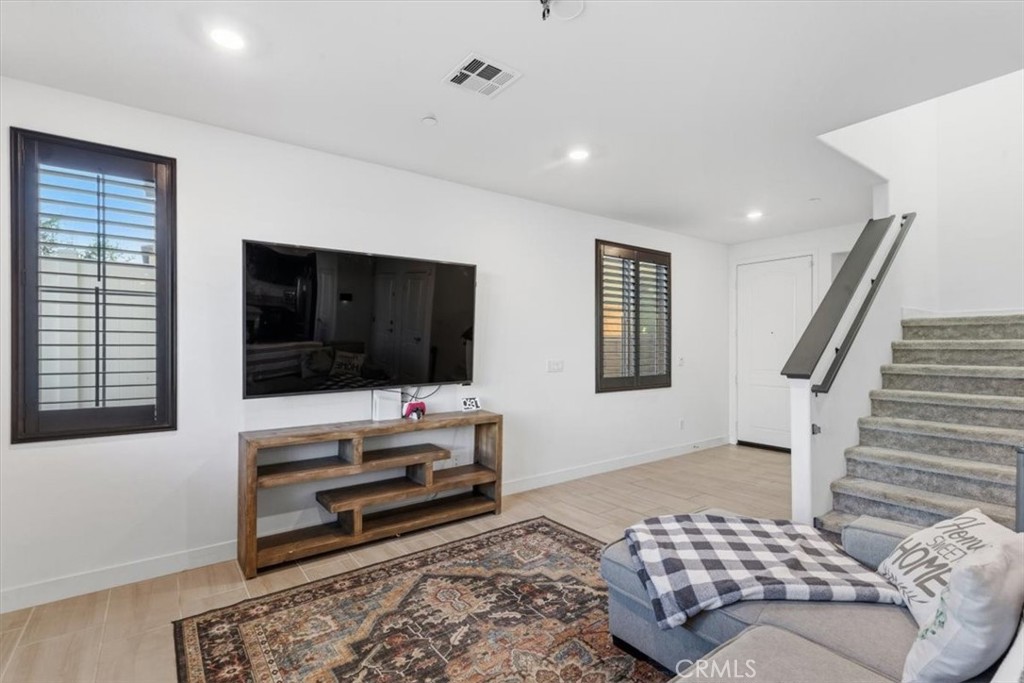 385 Cachuma Court, Rialto