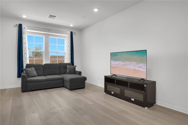 3909 E Carmel Privado, Ontario