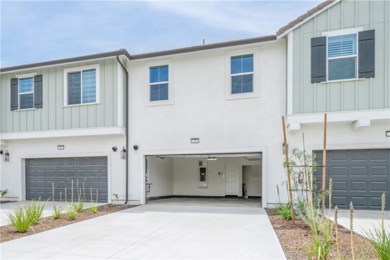 4016 E Peony Paseo unit #4, Ontario