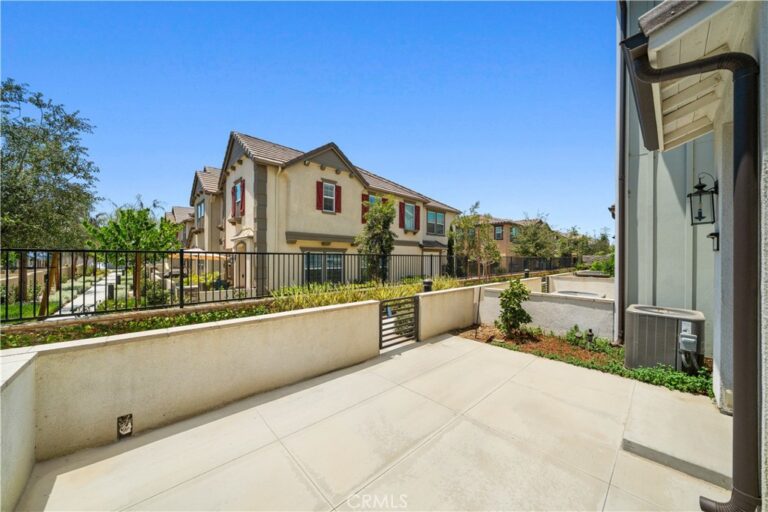 4016 E Peony Paseo unit #4, Ontario
