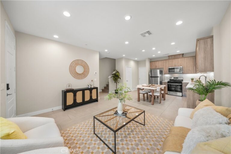 4016 E Peony Paseo unit #4, Ontario