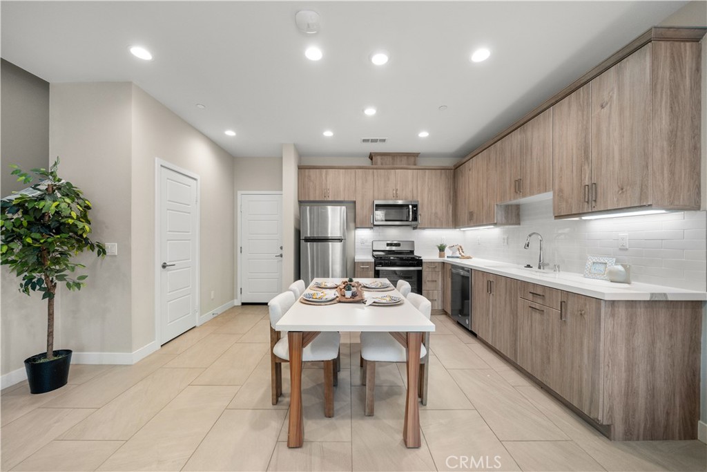 4016 E Peony Paseo unit #4, Ontario