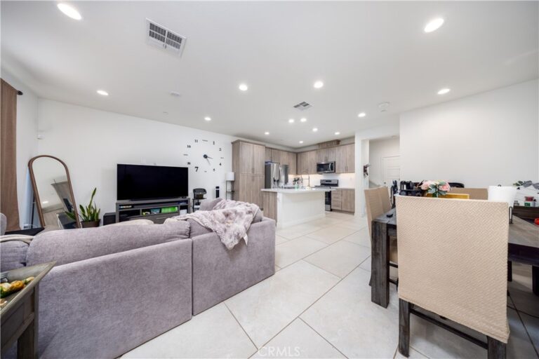 4036 E Peony Paseo #10, Ontario