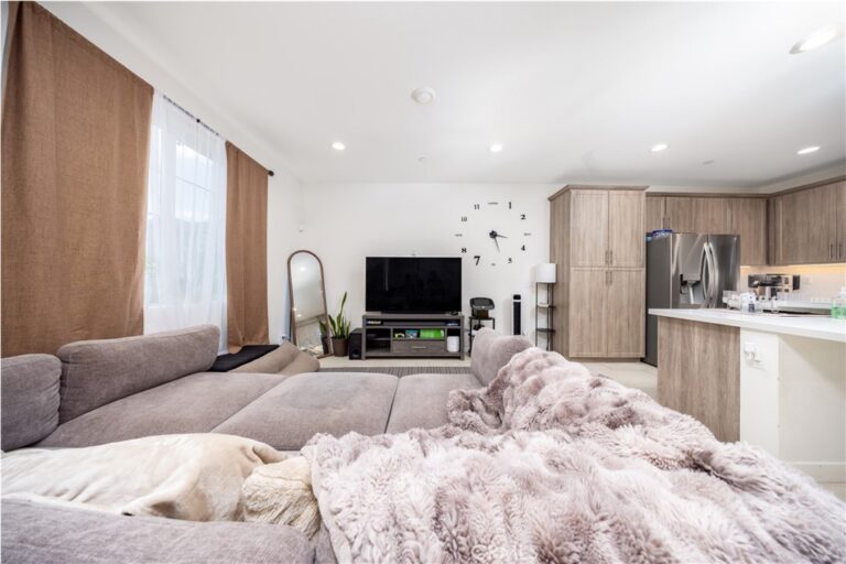 4036 E Peony Paseo #10, Ontario