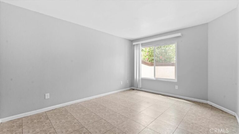 406 N Imperial #D, Ontario