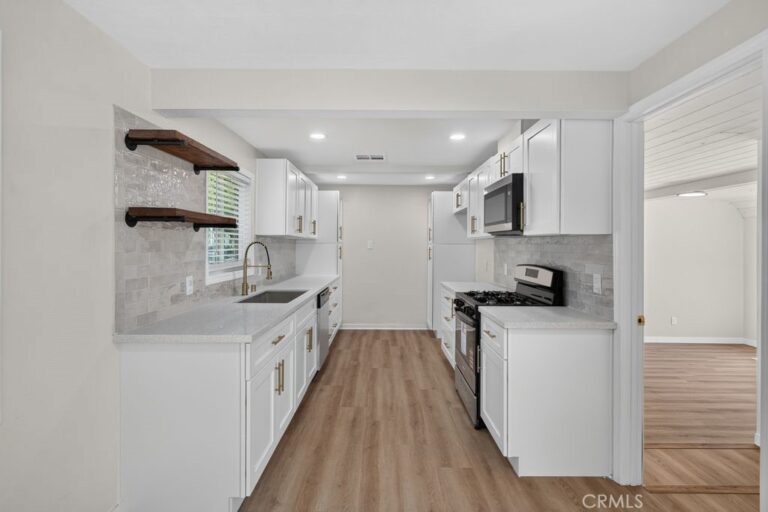 416 N Monterey, Ontario
