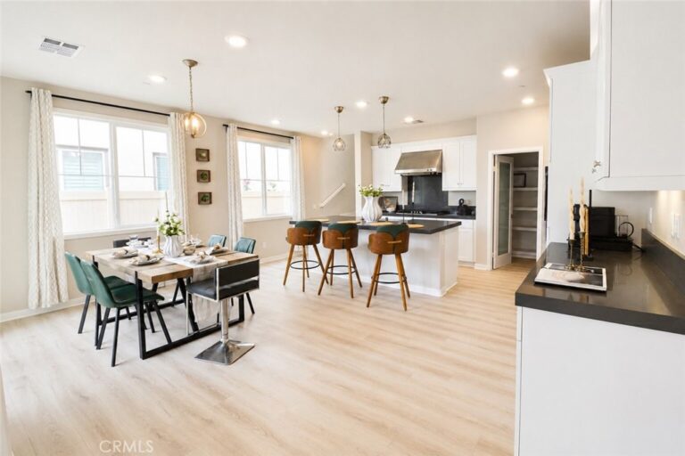 42 Gable Ct, Pomona