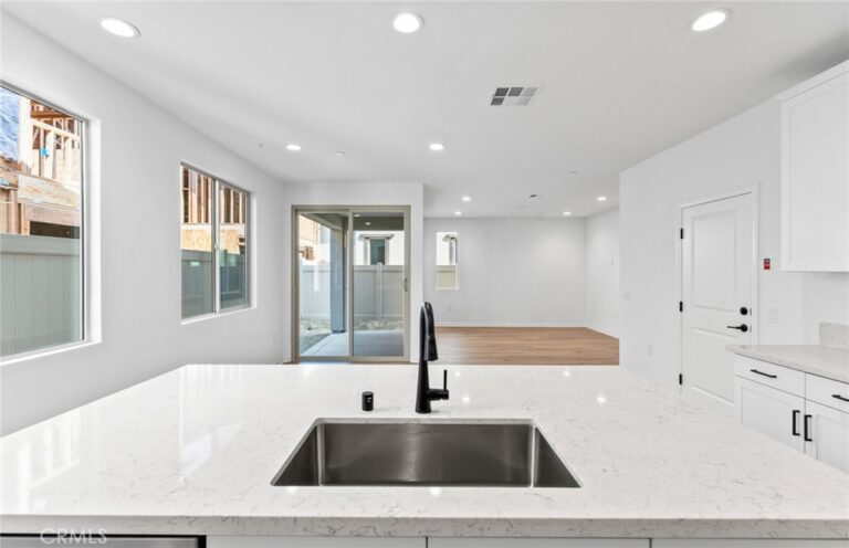 4246 East Flutter Privado, Ontario