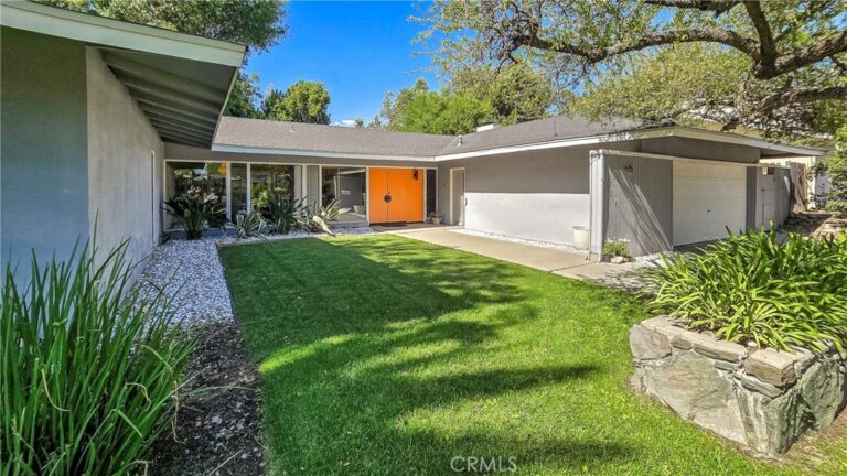 425 Bowling Green Drive, Claremont