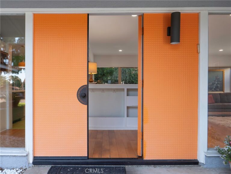 425 Bowling Green Drive, Claremont