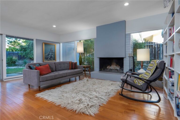 425 Bowling Green Drive, Claremont