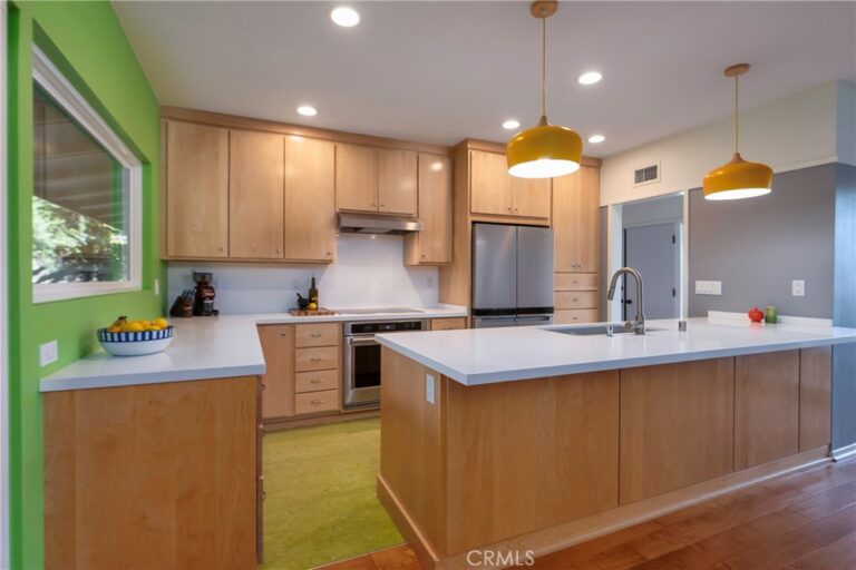 425 Bowling Green Drive, Claremont