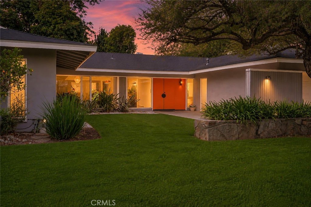 425 Bowling Green Drive, Claremont