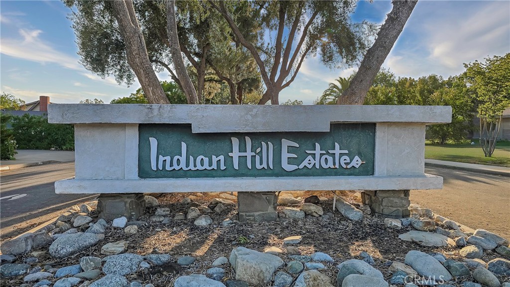 425 Bowling Green Drive, Claremont