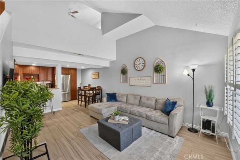 435 W 9th #B3, Upland