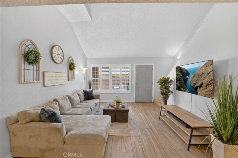 435 W 9th #B3, Upland