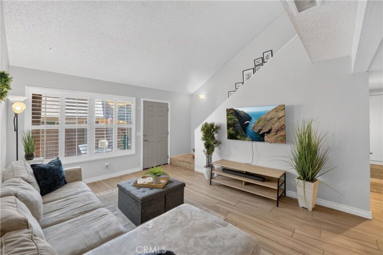 435 W 9th #B3, Upland