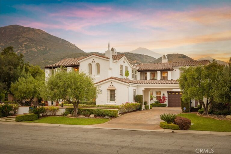 4394 Hiwassee, Claremont