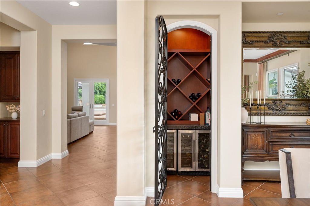 4394 Hiwassee, Claremont