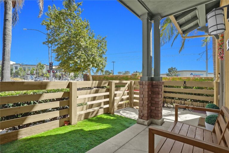 441 S Glendora Avenue, Glendora