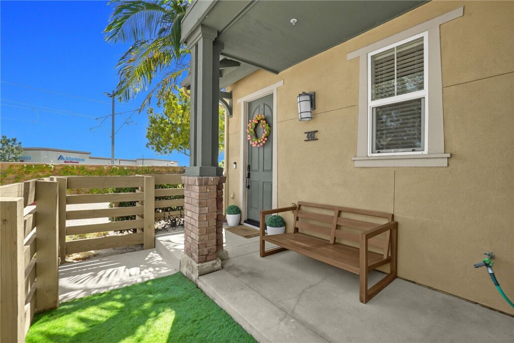 441 S Glendora Avenue, Glendora