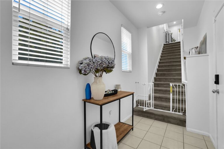 441 S Glendora Avenue, Glendora
