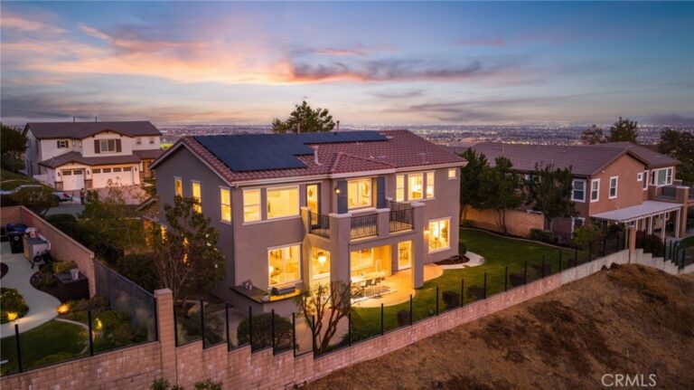 4568 Creekside Lane, Fontana