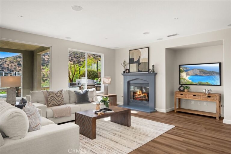 4568 Creekside Lane, Fontana