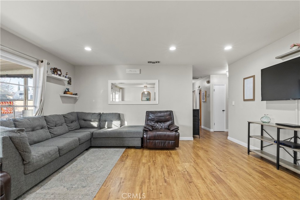 4770 San Bernardino, Montclair