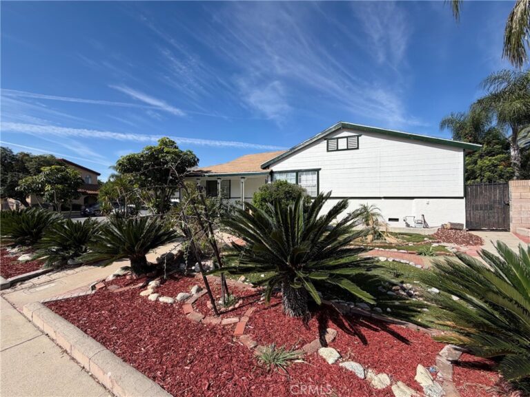 479 Carleton Avenue, Claremont