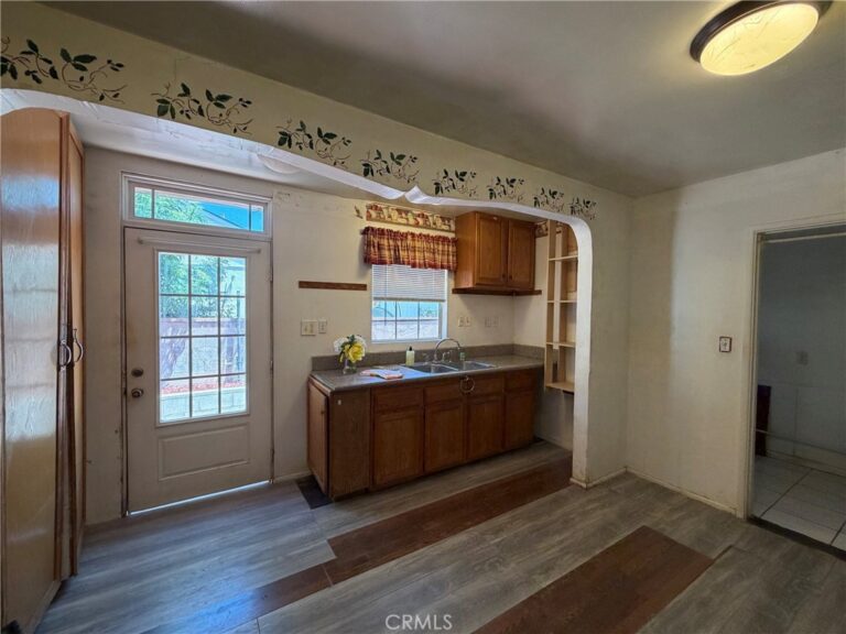 479 Carleton Avenue, Claremont