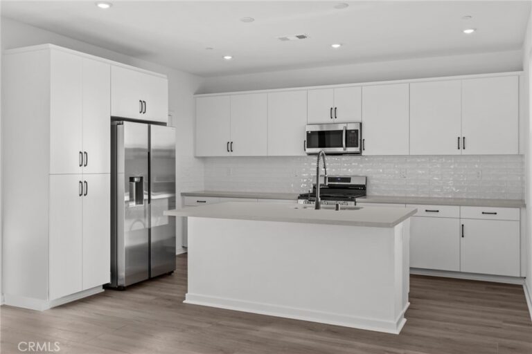 4806 Milkweed Court, Fontana