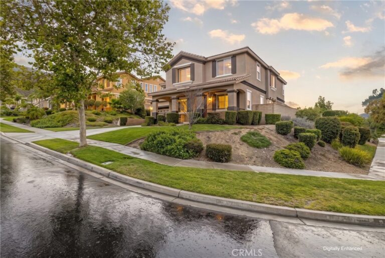 4813 Sanderling Way, Fontana